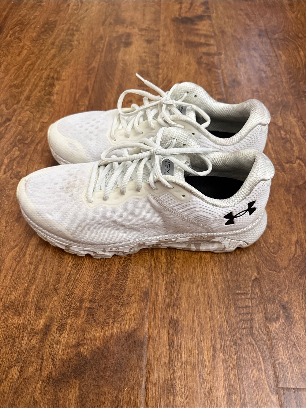 Under Armour Off-White Mesh Running Shoes - Picture 3 of 14